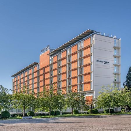 Courtyard By Marriott Linz Hotel Exterior photo