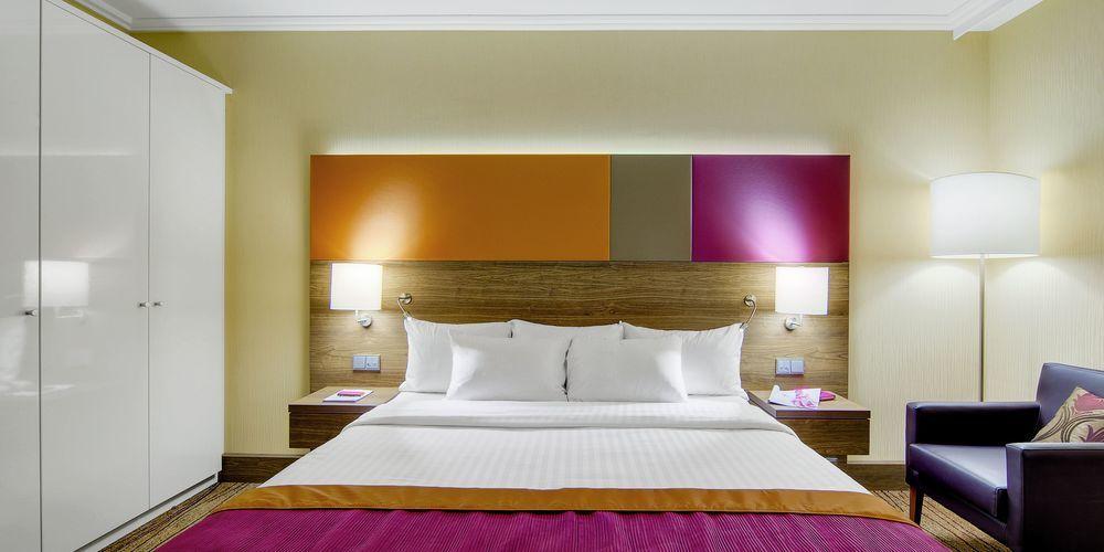 Courtyard By Marriott Linz Hotel Exterior photo