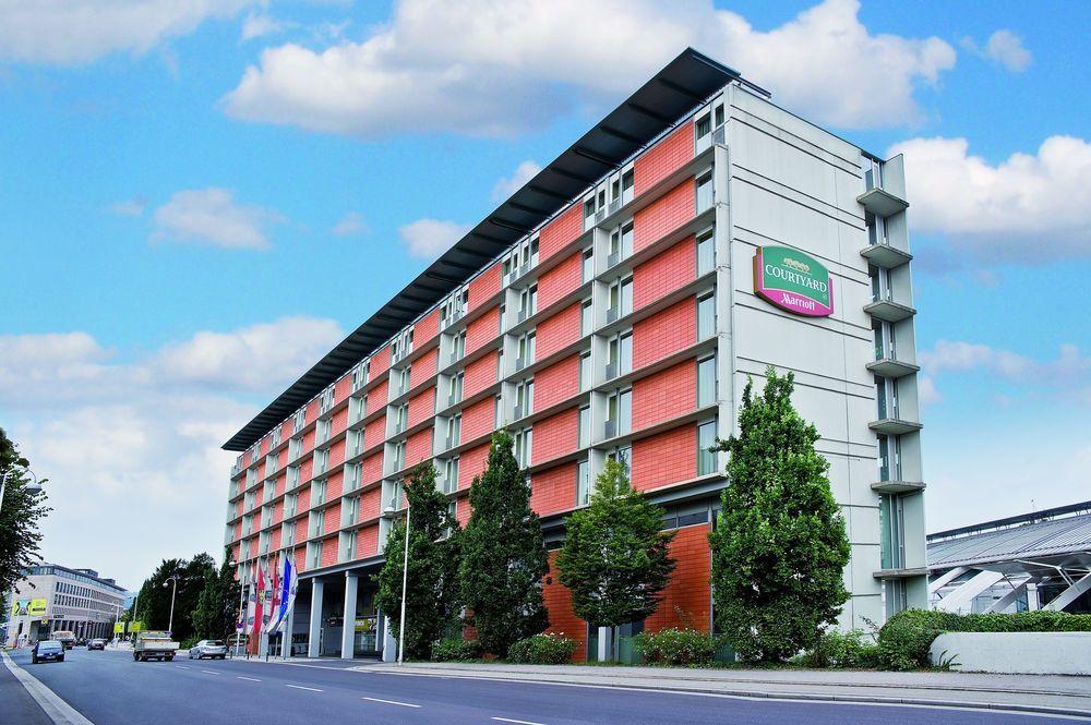 Courtyard By Marriott Linz Hotel Exterior photo