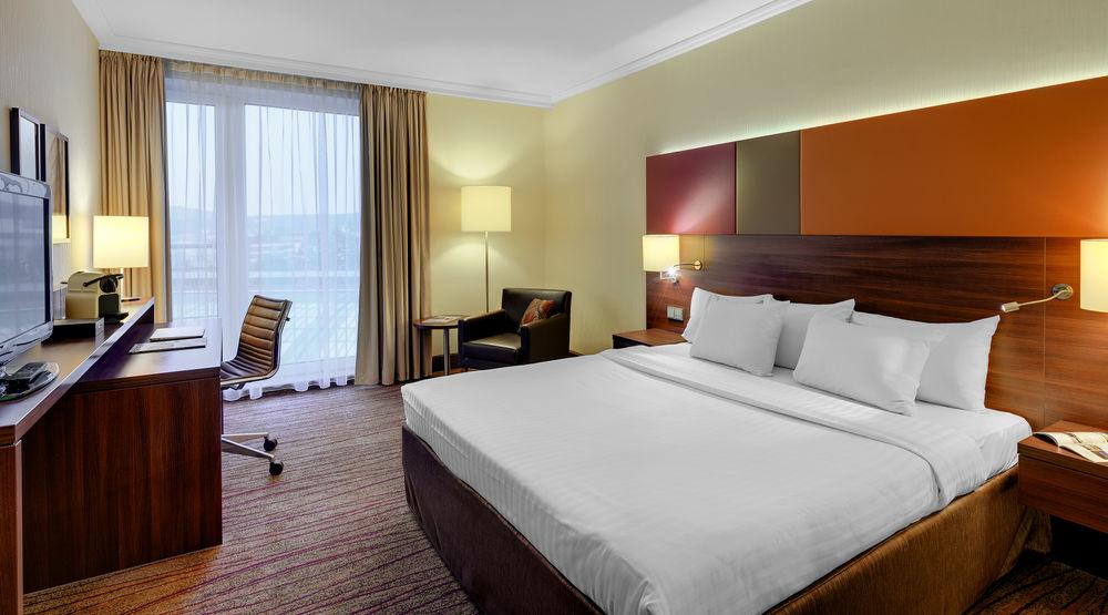 Courtyard By Marriott Linz Hotel Exterior photo