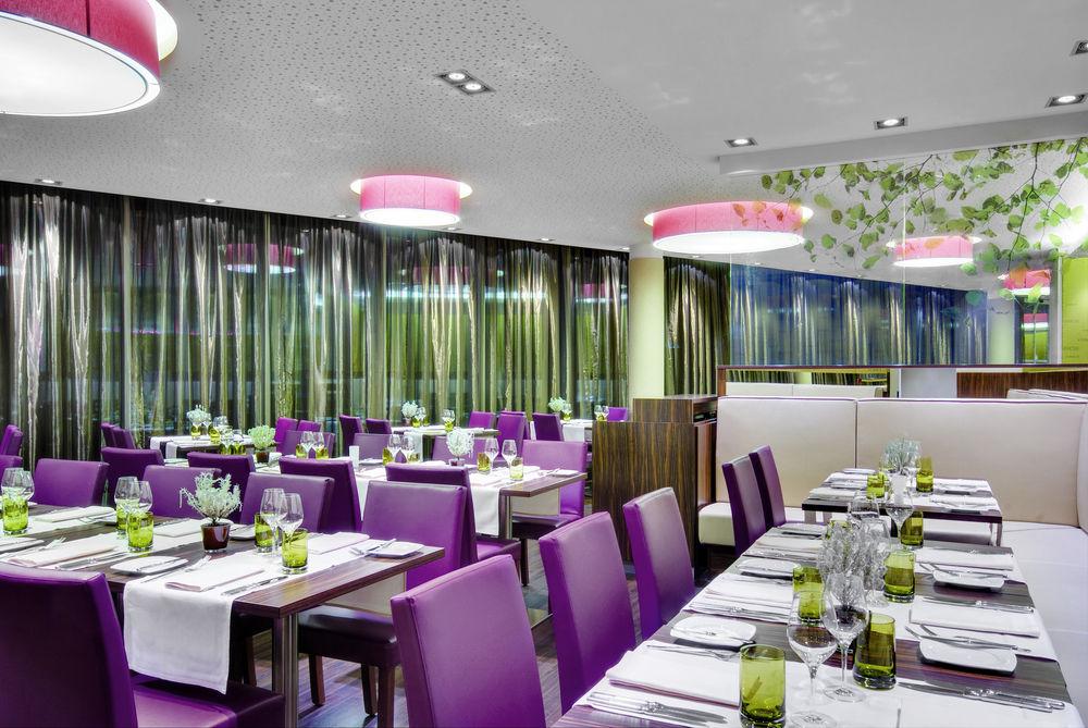 Courtyard By Marriott Linz Hotel Exterior photo