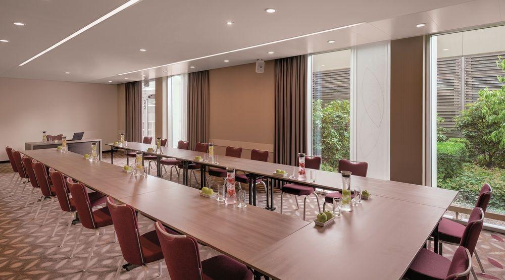 Courtyard By Marriott Linz Hotel Exterior photo