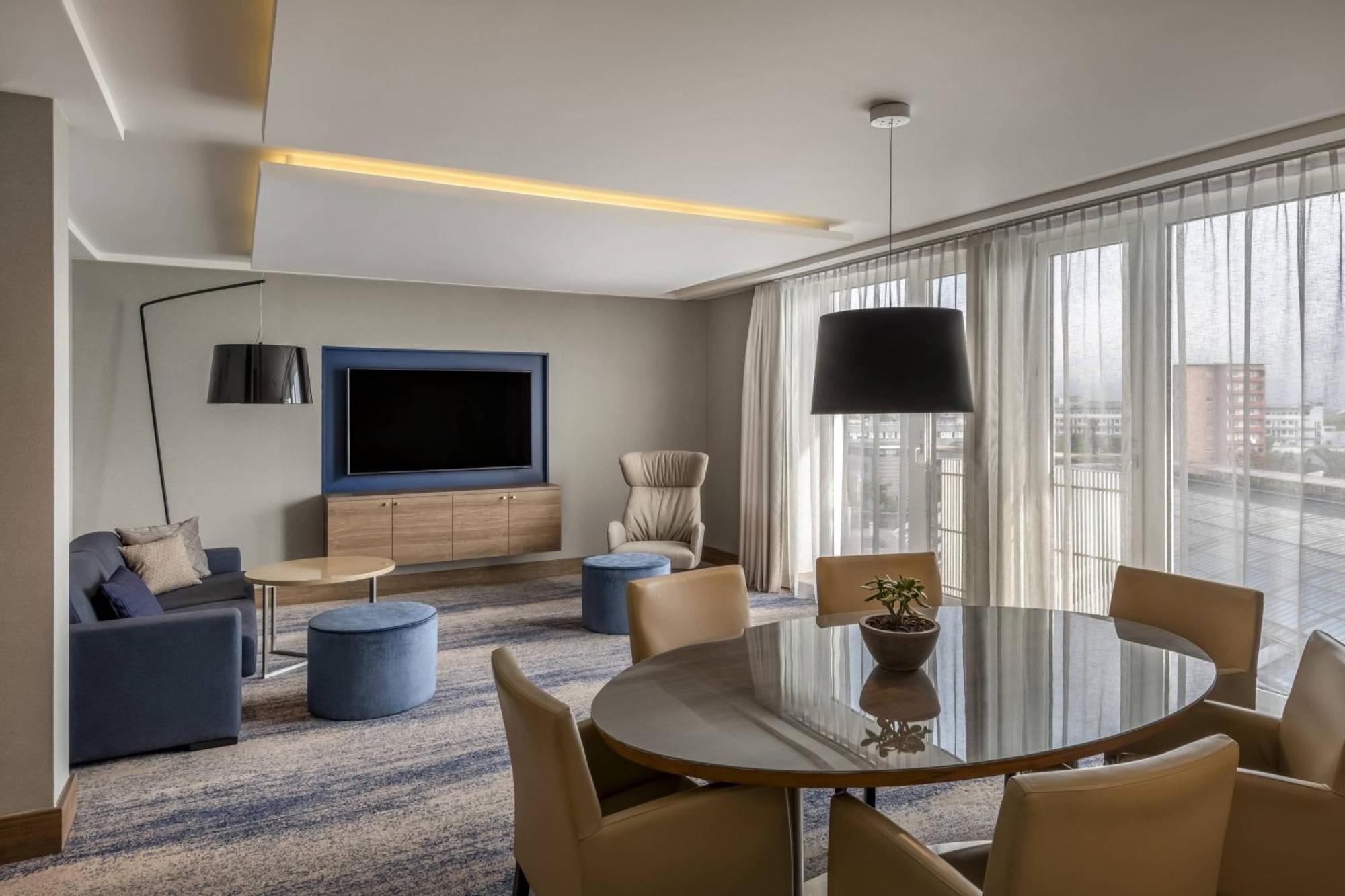 Courtyard By Marriott Linz Hotel Exterior photo