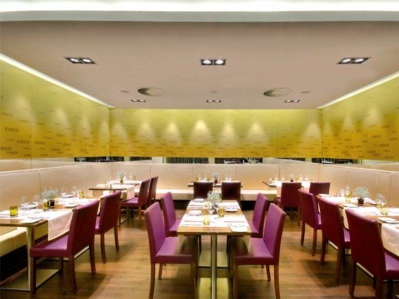Courtyard By Marriott Linz Hotel Exterior photo