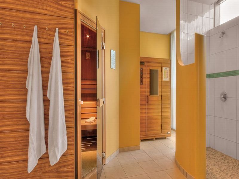 Courtyard By Marriott Linz Hotel Exterior photo